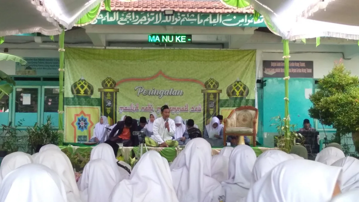 Madrasah Aliyah NU Demak Gelar Parade Maulid dan Hari Lahir