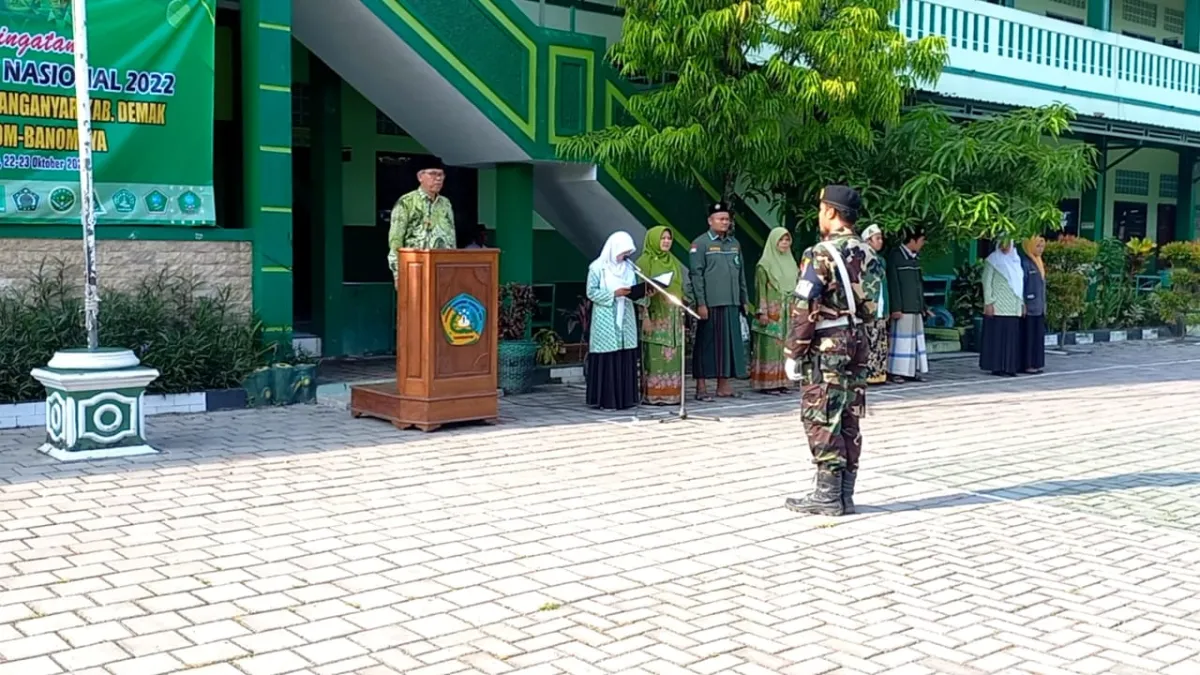 Gelar Upacara Hari Santri, Ketua MWCNU Karanganyar: Momentum Untuk Mengingat, Mengenang Dan Meneladani Perjuangan Para Santri