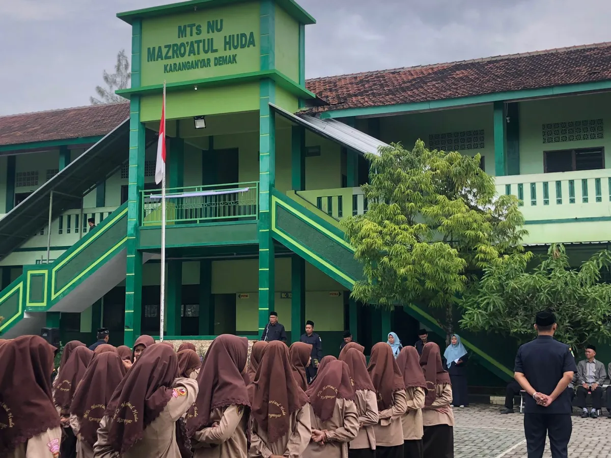 Yayasan Pendidikan Islam Mazroatul Huda Gelar Upacara Peringatan Hari Guru Nasional