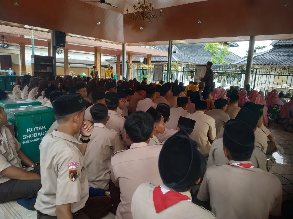 Sukseskan Assesment Madrasah, MA Miftahussalam Wonosalam Gelar Do’a Bersama Dan Ziarah Ke Waliyullah