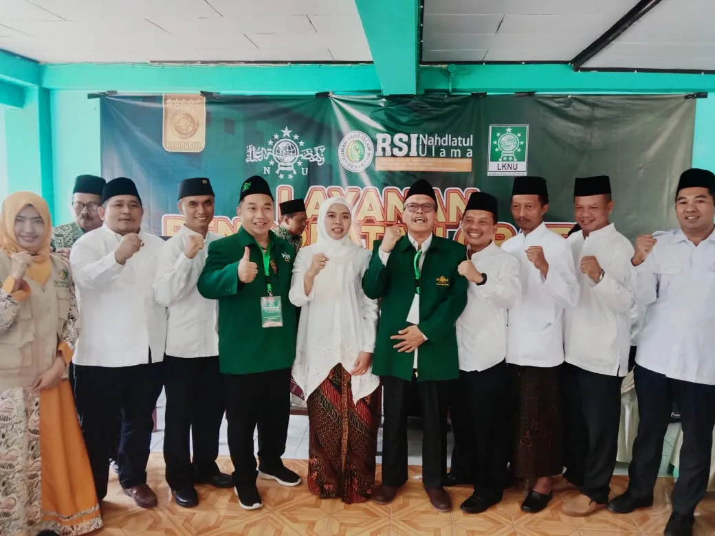 Bupati Demak Kunjungi Stand Layanan dan Pengobatan Gratis RSI NU Di Pelantikan PCNU