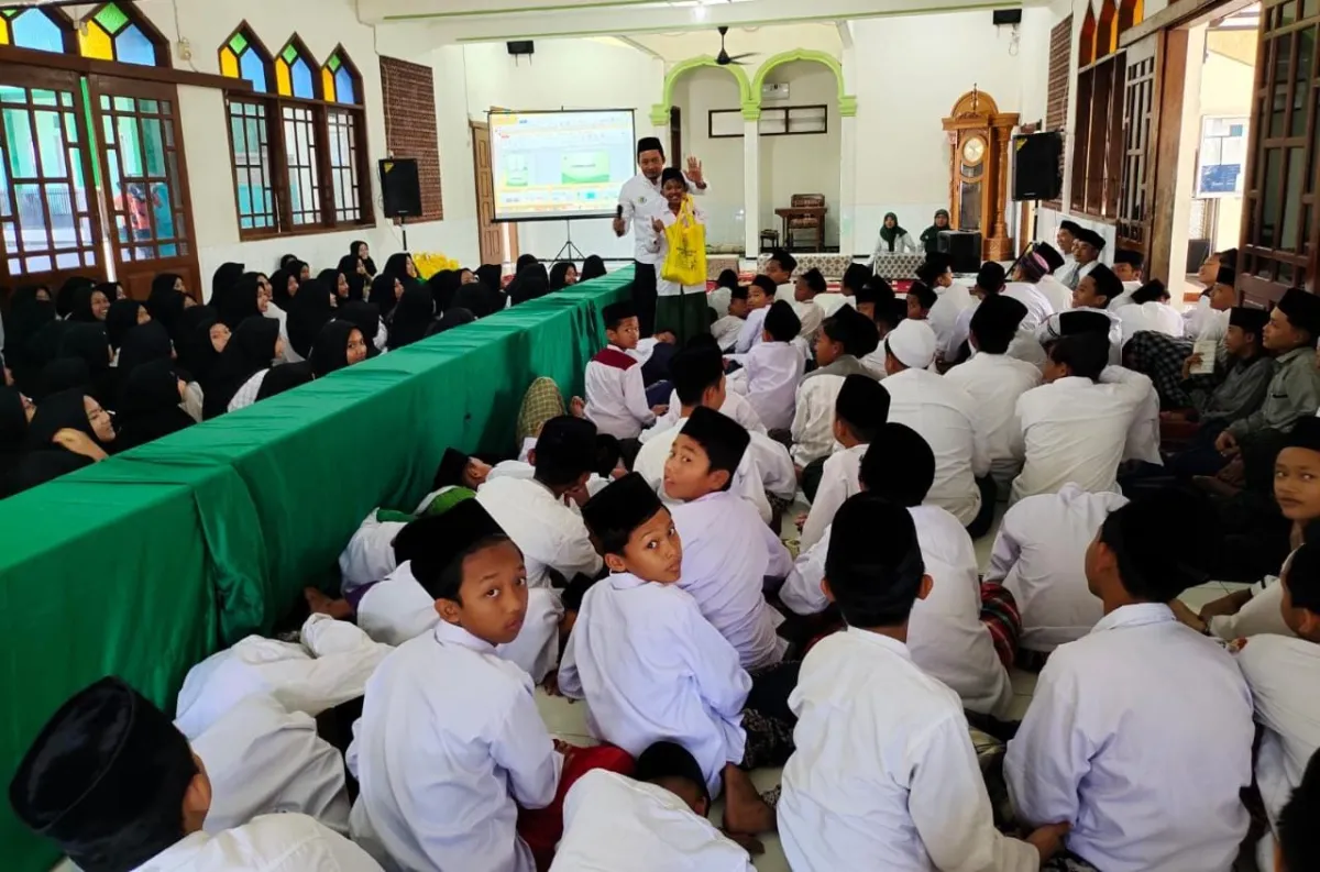 LKNU Demak Gelar Edukasi Kesehatan kepada Santri Fathul Huda Karanggawang