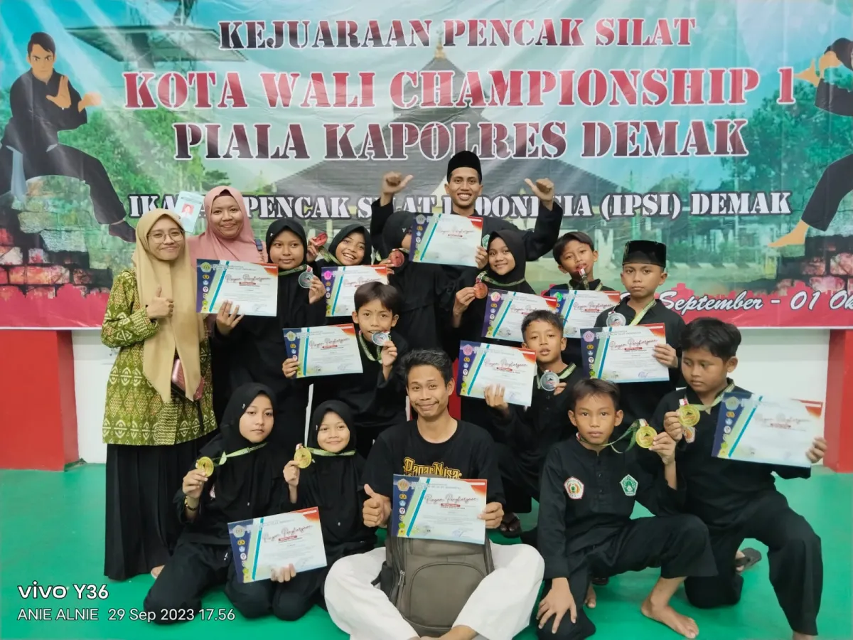 MI Sultan Fatah Demak Borong Medali Ajang Kejuaraan Pencak Silat Kapolres Cup