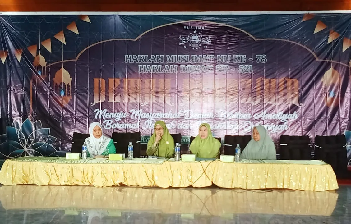 Muslimat NU Demak Peringati Harlah Organisasi dan Hari Jadi Demak Melalui Demak Berdzikir