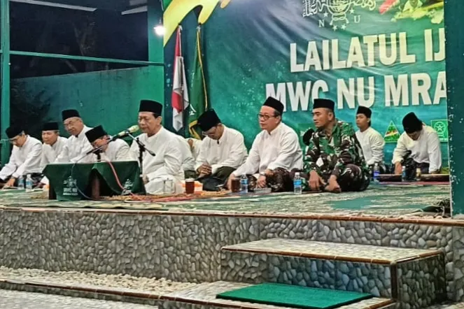 KH. Munif Muhammad Zuhri Hadiri Lailatul Ijtima MWC NU Mranggen
