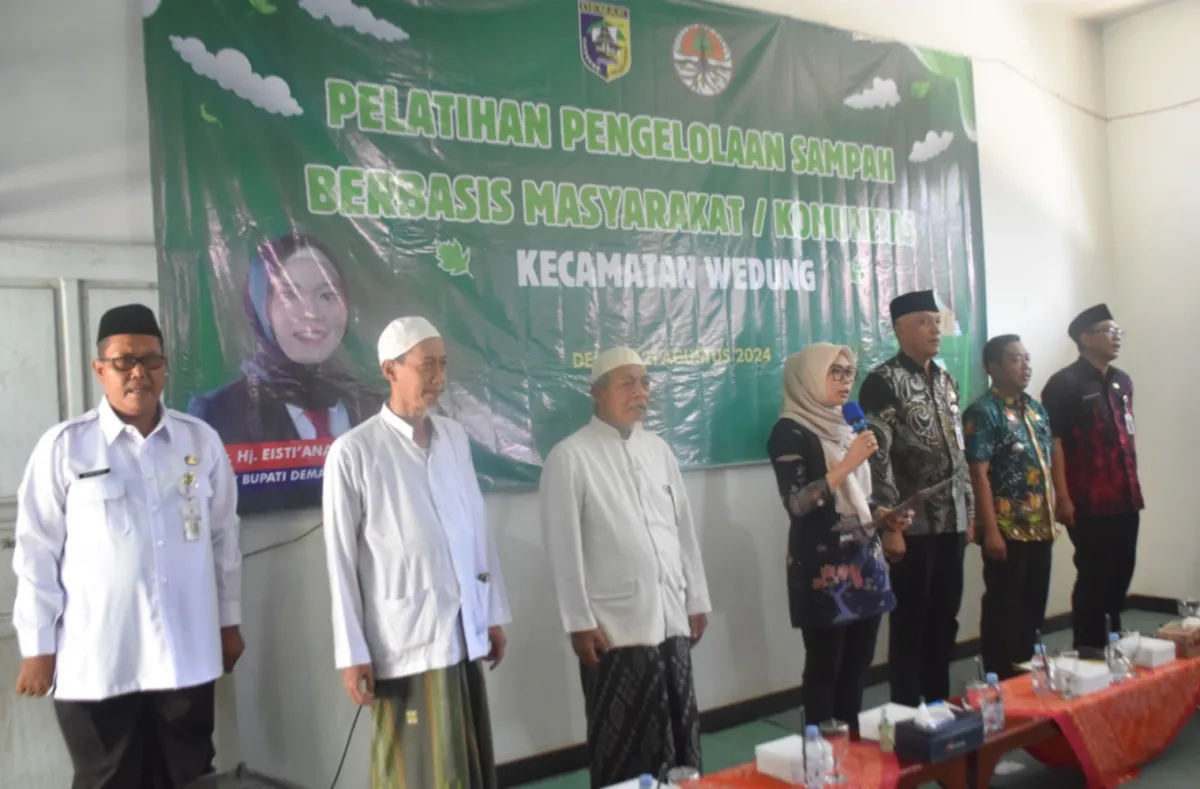 Buka Pelatihan Pengelolaan Sampah Berbasis Komunitas, Bupati Demak: Agar Pondok Pesantren Zero Sampah