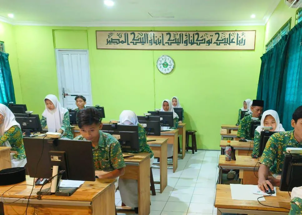 14 Siswa MANU Demak Ikuti OSKANU III (Olimpiade Sains Ke-NU-an) Tingkat Propinsi