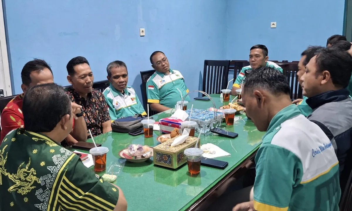 Buruh Federasi Serikat Pekerja Kimia Energi Pertambangan Minyak dan Gas Bumi Perjuangkan Keadilan Upah
