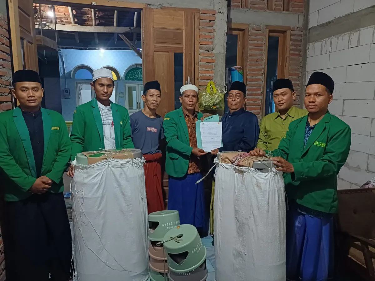 Ansor Ranting Poncoharjo Kembali Laksanakan Program Wakaf Tempat Duduk