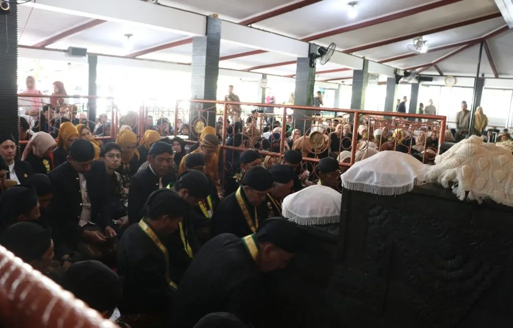 Puncak Tradisi Grebeg Besar Demak Ditandai dengan Penjamasan Pusaka Milik Sunan Kalijaga